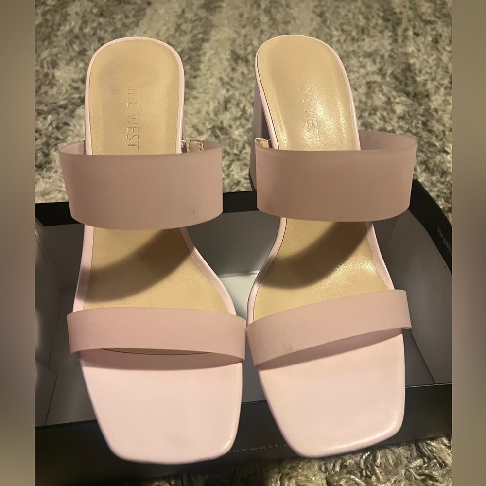 Nine West purple sz 9 low heel sandals